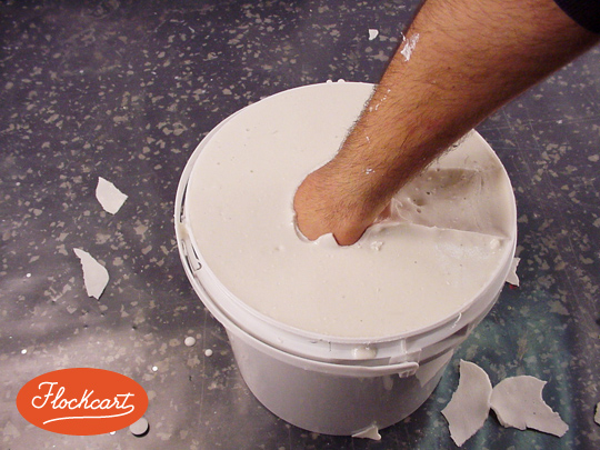 Dopo circa 15 minuti, la massa di Copy Cream si sarà solidificata e potremo procedere all'estrazione della nostra mano 