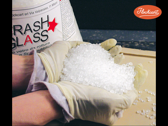 Crash Glass è un prodotto in granuli asciutti. 
